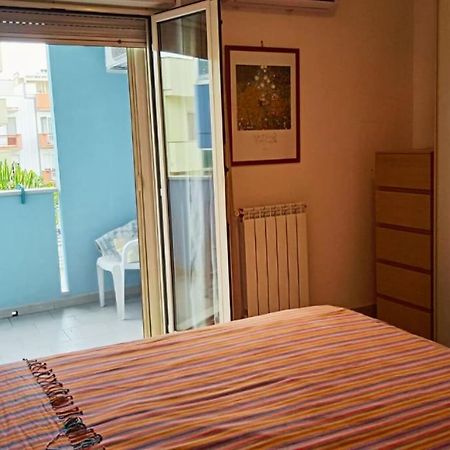 Casa Flora A Due Passi Dal Mare Leilighet Giovinazzo Eksteriør bilde