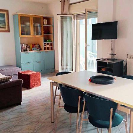 Casa Flora A Due Passi Dal Mare Leilighet Giovinazzo Eksteriør bilde